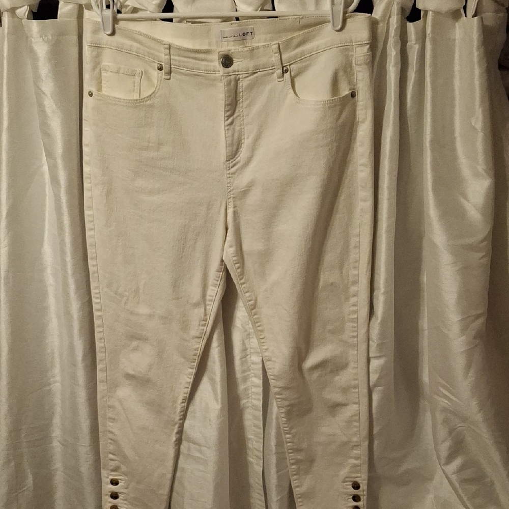 LOFT Off-White Denim with Silver Button 12/32